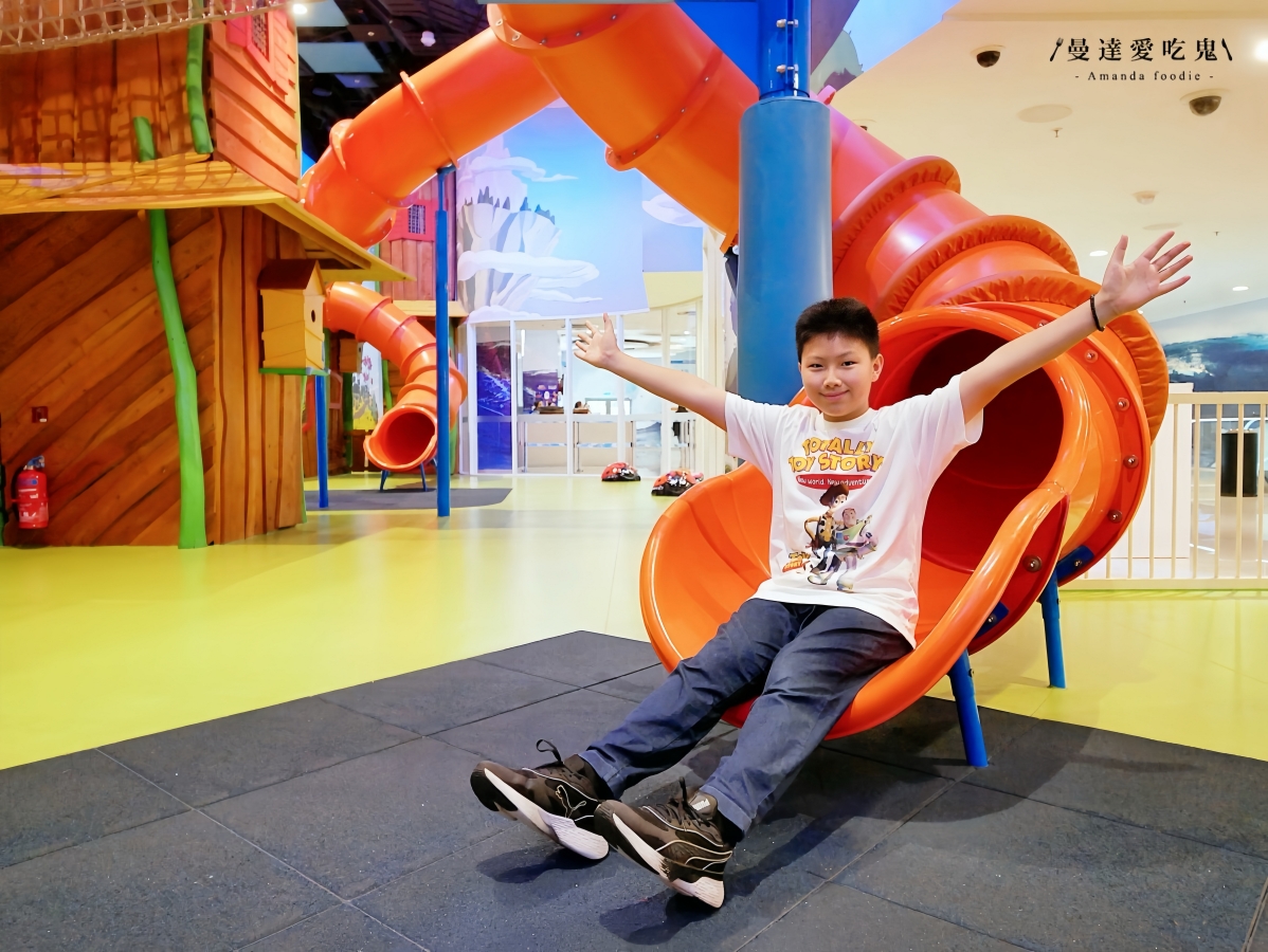澳門親子旅遊｜寶貝放電好去處「新濠影滙滿紛樂園」4層樓冒險主題遊樂場玩到不想回房間啦！澳門室內景點｜澳門住宿推薦