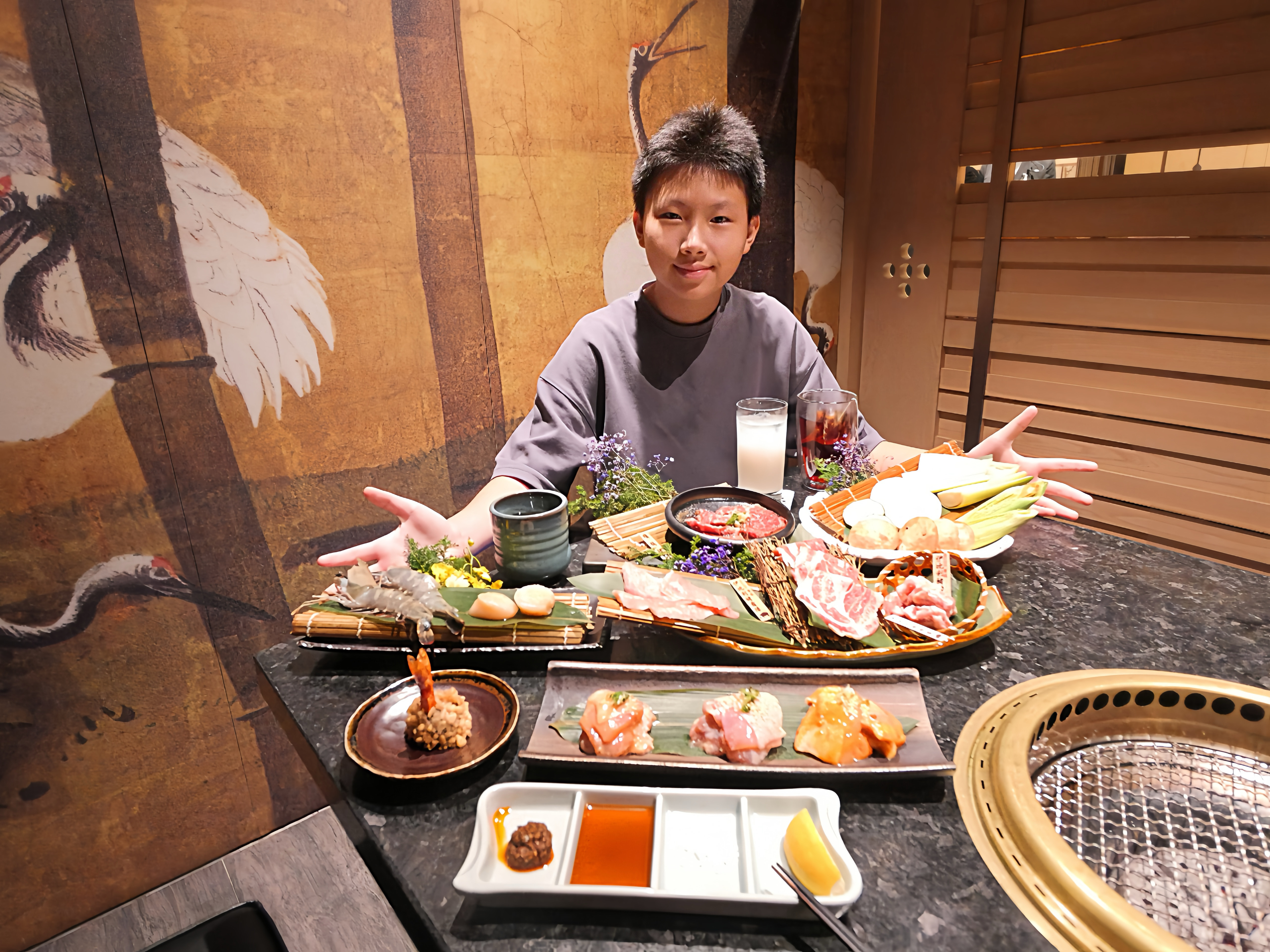 竹北美食｜讓人意猶未盡的頂級和牛燒肉饗宴「老乾杯新竹喜來登店」專人桌邊代烤，質感氛圍超加分！竹北燒肉推薦｜新竹聚餐推薦