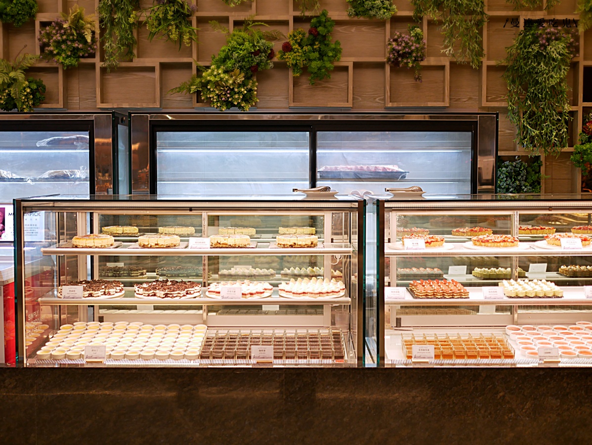 台南吃到飽｜200 道豪華海陸百匯吃到飽「福爾摩沙遊艇酒店 威尼斯自助餐廳」欣賞水岸風光享受度假氛圍！台南美食推薦｜安平美食推薦