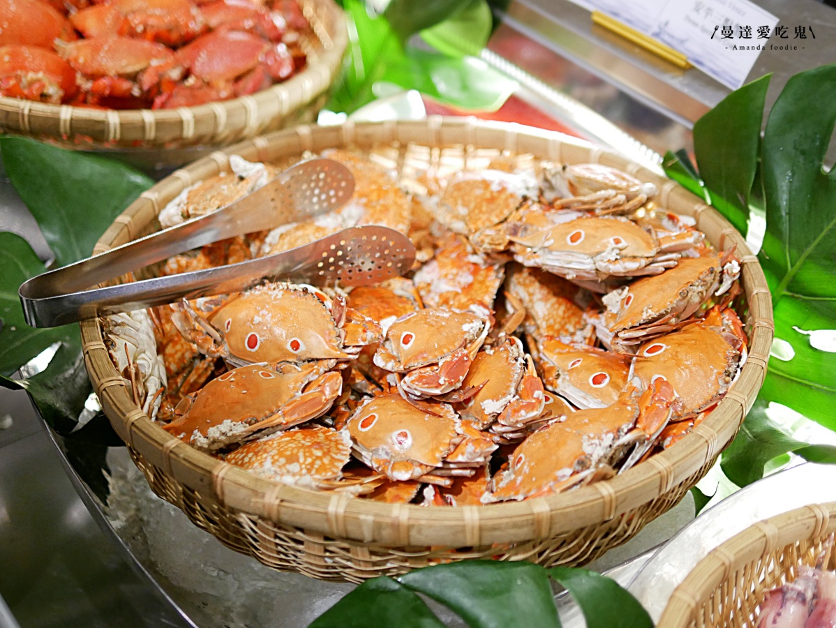 台南吃到飽｜200 道豪華海陸百匯吃到飽「福爾摩沙遊艇酒店 威尼斯自助餐廳」欣賞水岸風光享受度假氛圍！台南美食推薦｜安平美食推薦