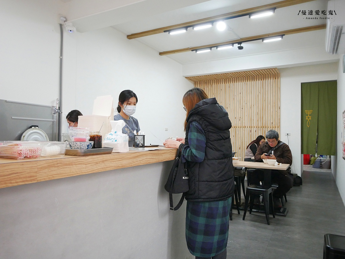 彈潤膠質感滿滿！肥嫩Q彈腿庫飯、豬腳飯必點「狀元腿庫歸仁店」古早味滷香濃郁，吃完認真幸福到不行啦！台南歸仁美食｜歸仁便當推薦