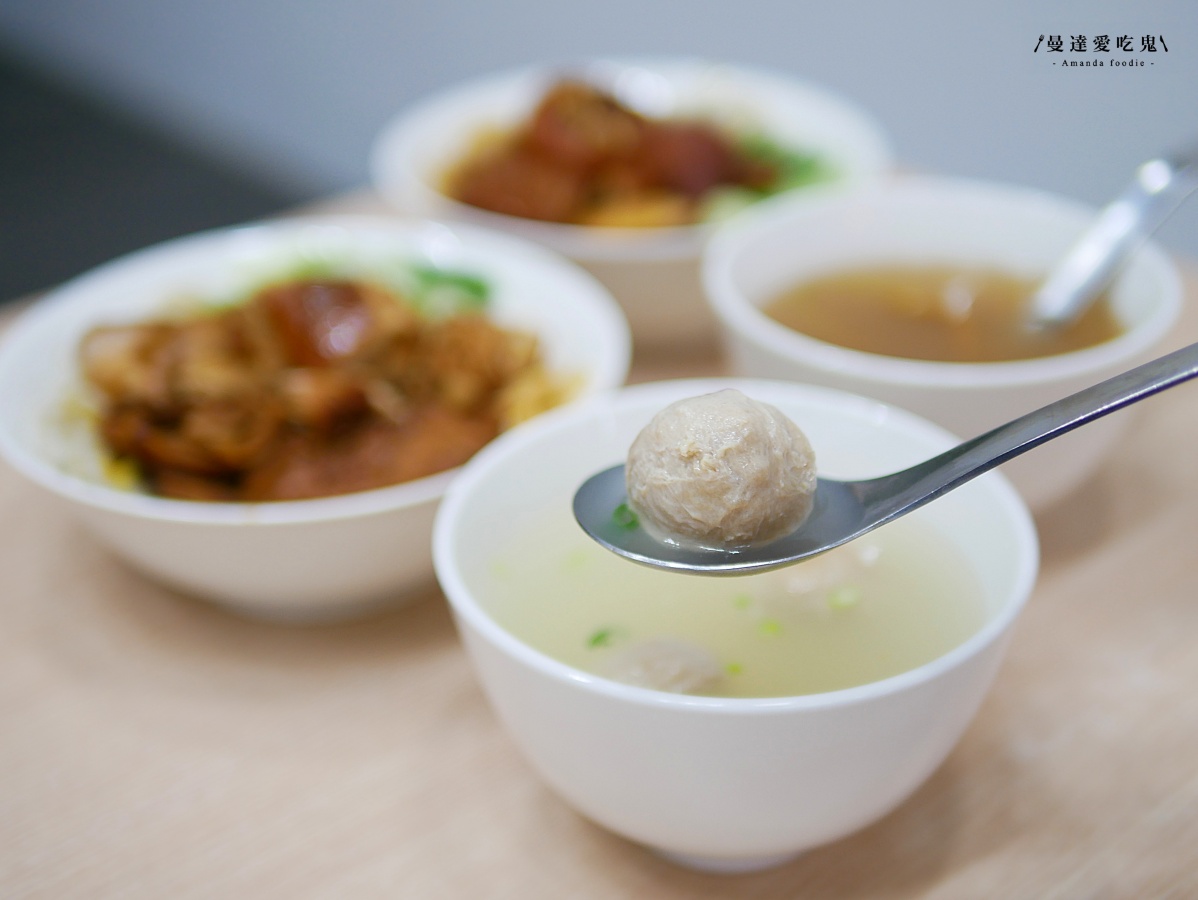 彈潤膠質感滿滿！肥嫩Q彈腿庫飯、豬腳飯必點「狀元腿庫歸仁店」古早味滷香濃郁，吃完認真幸福到不行啦！台南歸仁美食｜歸仁便當推薦