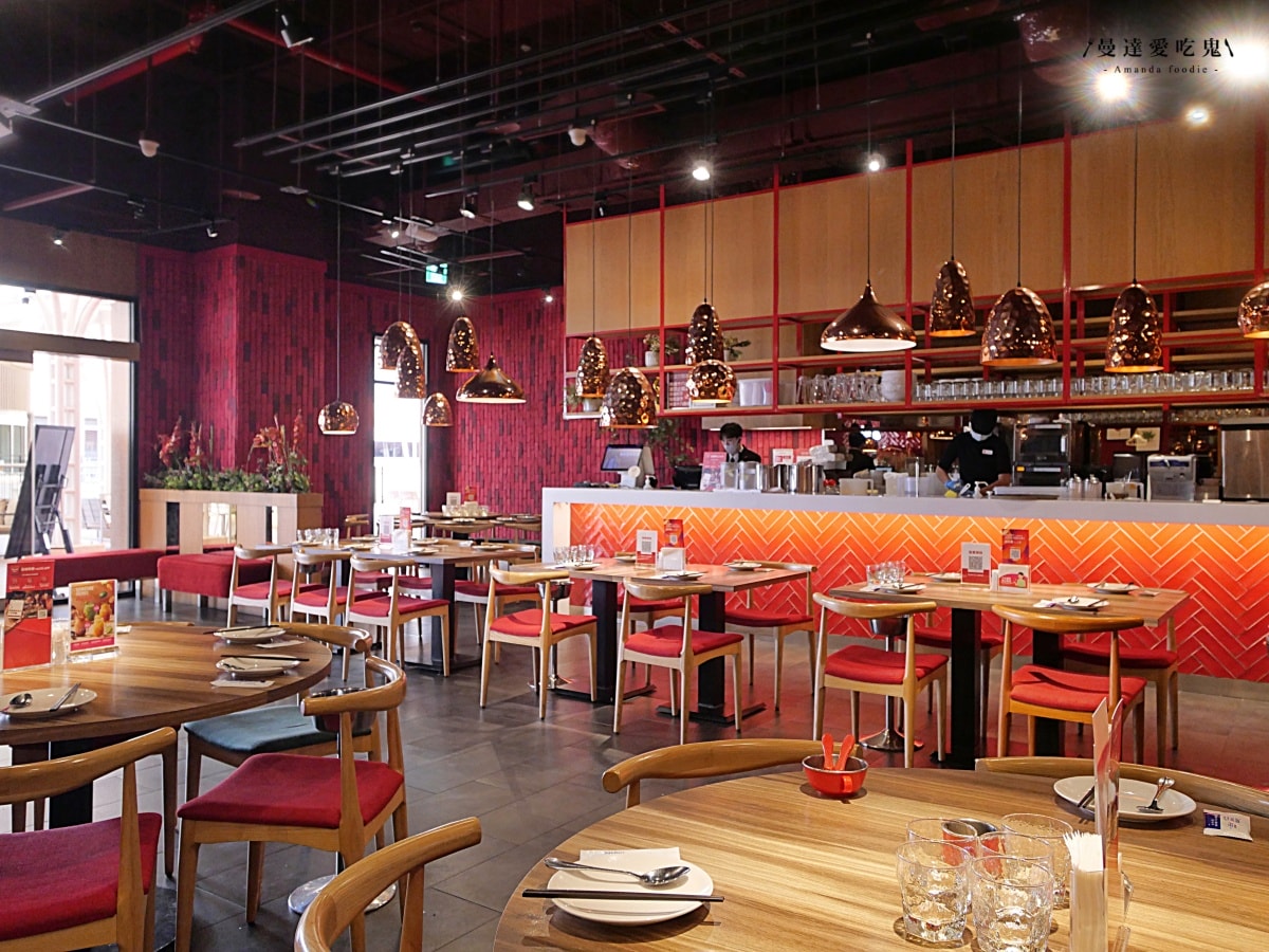 高雄前鎮美食｜道道下飯、泰味滿滿「瓦城泰國料理 SKM Park 店」香葉包雞、鳳梨蝦球一次滿足的泰式好味道！草衙道美食｜前鎮聚餐推薦