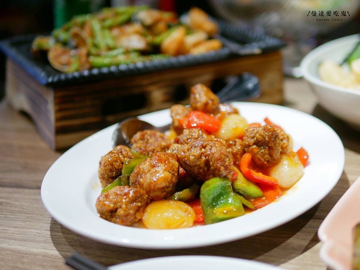 高雄前鎮美食｜道道下飯、泰味滿滿「瓦城泰國料理 SKM Park 店」香葉包雞、鳳梨蝦球一次滿足的泰式好味道！草衙道美食｜前鎮聚餐推薦