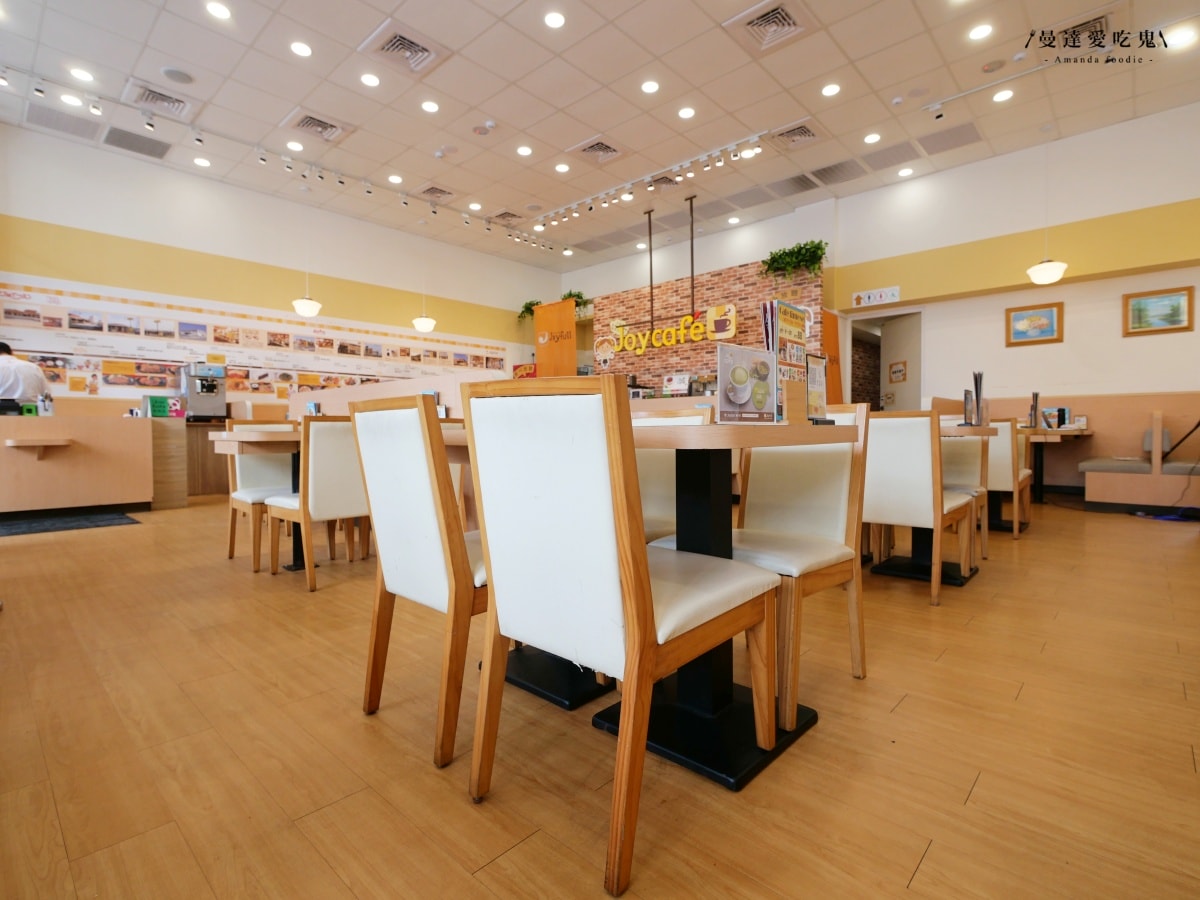 日系家庭餐廳享受平價定食與霜淇淋甜點時光「Joyfull台灣珍有福台南東門店」內用享自助吧飲品、爆米花、米飯、味噌湯暢享！台南美食推薦｜台南聚餐推薦