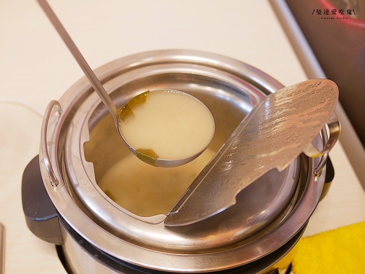 日系家庭餐廳享受平價定食與霜淇淋甜點時光「Joyfull台灣珍有福台南東門店」內用享自助吧飲品、爆米花、米飯、味噌湯暢享！台南美食推薦｜台南聚餐推薦