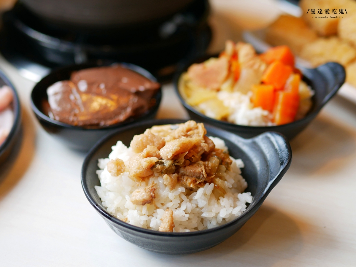 假日人潮不斷的自助吧吃到飽火鍋店「武鍋物北斗店」4小時蔬菜熬煮高湯清甜對味還免收服務費！彰化北斗美食｜彰化火鍋推薦