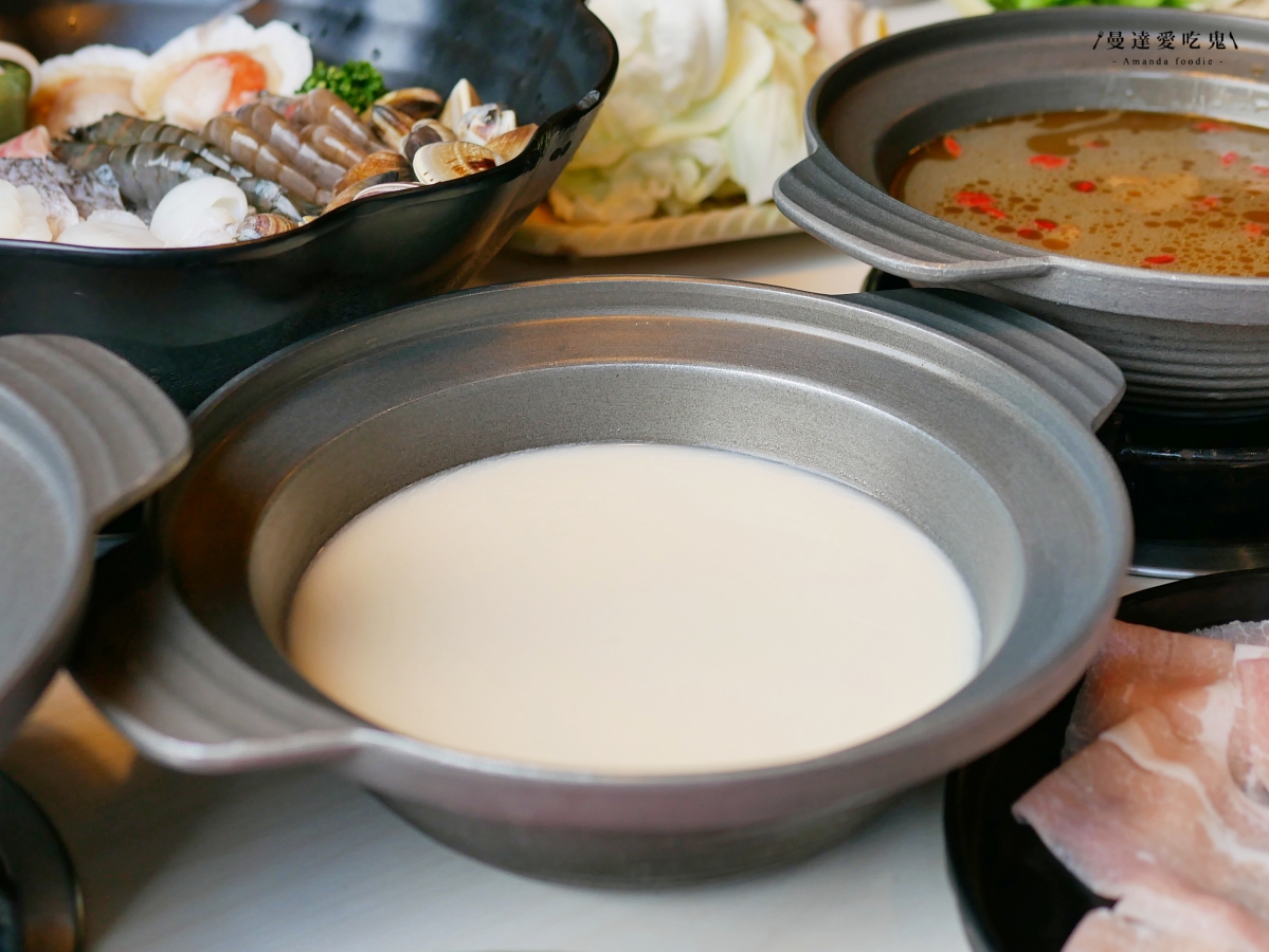 假日人潮不斷的自助吧吃到飽火鍋店「武鍋物北斗店」4小時蔬菜熬煮高湯清甜對味還免收服務費！彰化北斗美食｜彰化火鍋推薦