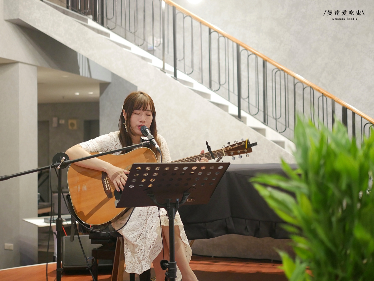 浪漫程度爆表!聽音樂、看海景,享受質感燒肉空間「1928燒肉總鋪-高流海洋店」假日現場駐唱超加分!駁二美食推薦|高雄約會推薦 - 第7張圖