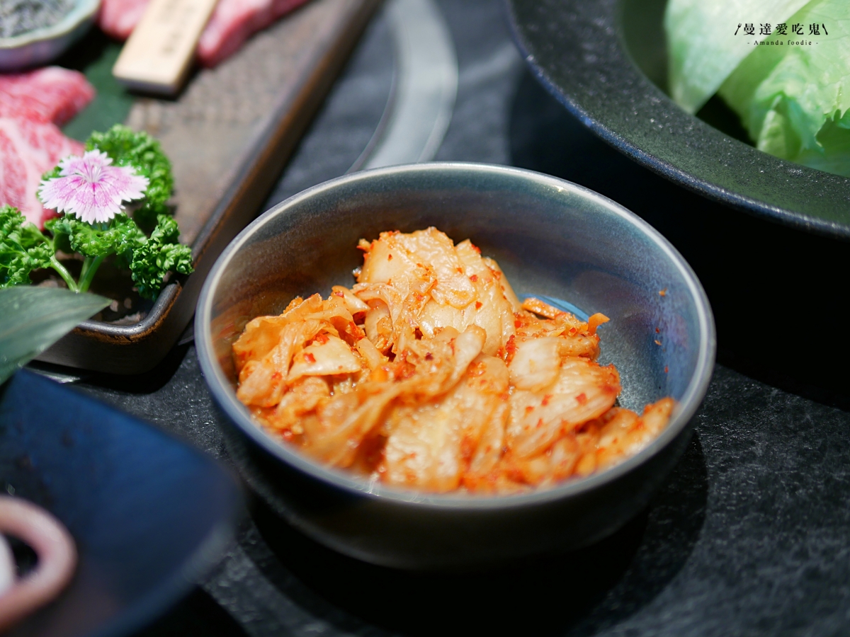 浪漫程度爆表!聽音樂、看海景,享受質感燒肉空間「1928燒肉總鋪-高流海洋店」假日現場駐唱超加分!駁二美食推薦|高雄約會推薦 - 第35張圖