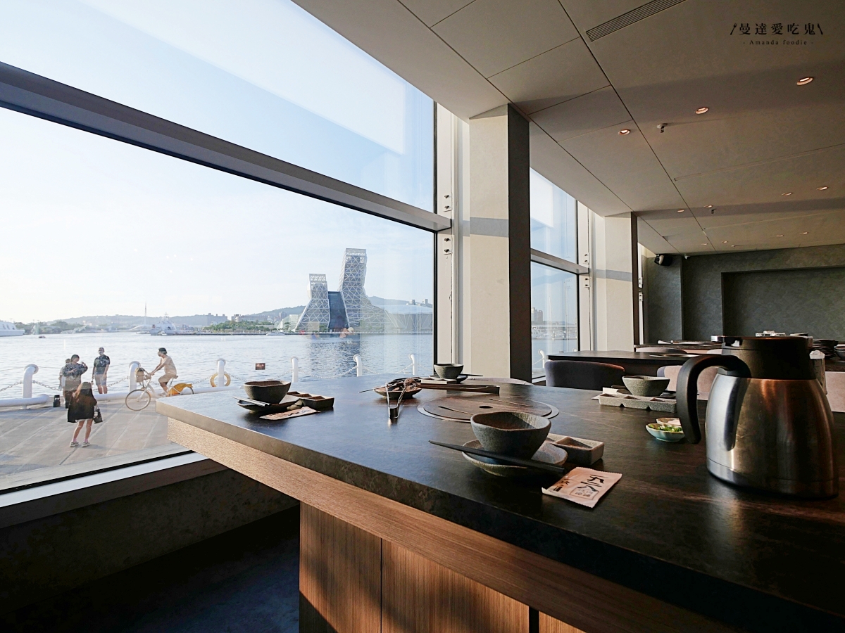 浪漫程度爆表!聽音樂、看海景,享受質感燒肉空間「1928燒肉總鋪-高流海洋店」假日現場駐唱超加分!駁二美食推薦|高雄約會推薦 - 第6張圖