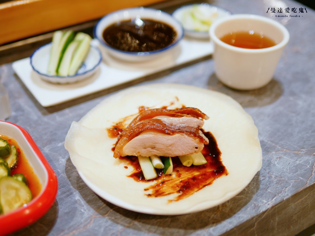 先知鴨四吃香氣爆發！從第一口片皮鴨下肚就被收服「LA 墨川四川樟茶烤鴨善化店」讓人回味無窮的滿滿川味驚喜！台南聚餐推薦｜善化美食推薦