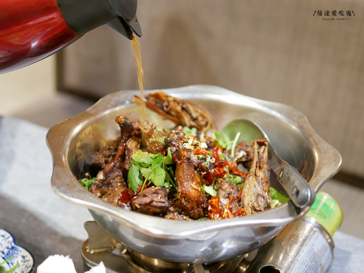 先知鴨四吃香氣爆發！從第一口片皮鴨下肚就被收服「LA 墨川四川樟茶烤鴨善化店」讓人回味無窮的滿滿川味驚喜！台南聚餐推薦｜善化美食推薦