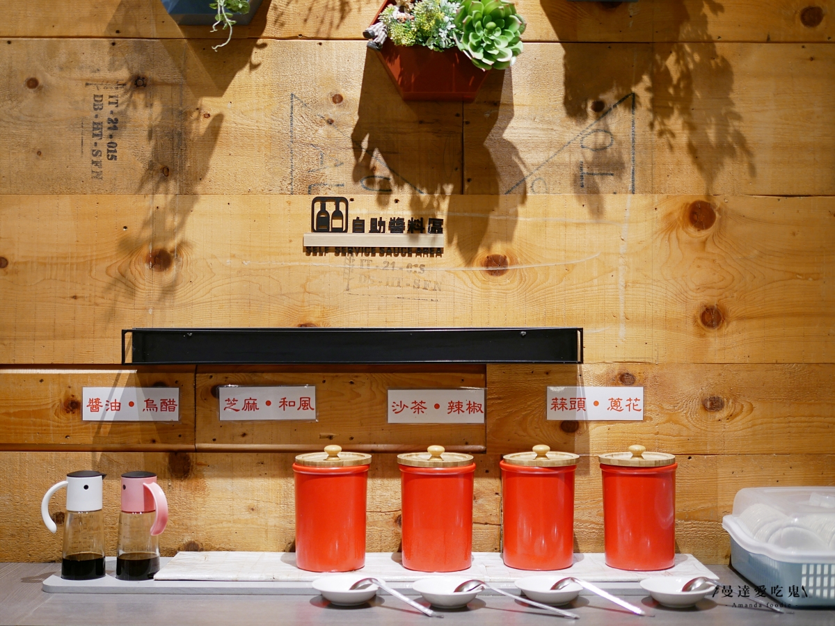 先知鴨四吃香氣爆發！從第一口片皮鴨下肚就被收服「LA 墨川四川樟茶烤鴨善化店」讓人回味無窮的滿滿川味驚喜！台南聚餐推薦｜善化美食推薦