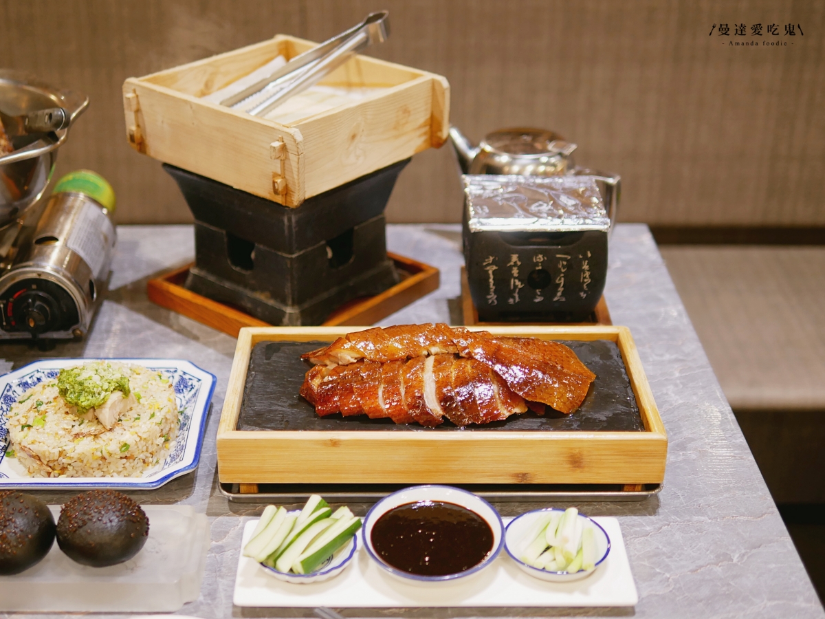 先知鴨四吃香氣爆發！從第一口片皮鴨下肚就被收服「LA 墨川四川樟茶烤鴨善化店」讓人回味無窮的滿滿川味驚喜！台南聚餐推薦｜善化美食推薦