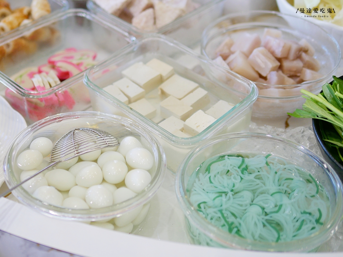 嘉義火鍋推薦|挑戰視覺與味蕾極限「馨月鍋物」100%鮮乳湯底、15盎司魔王肉盤,CP值爆表的海陸饗宴!嘉義聚餐推薦|嘉義宵夜推薦 - 第12張圖