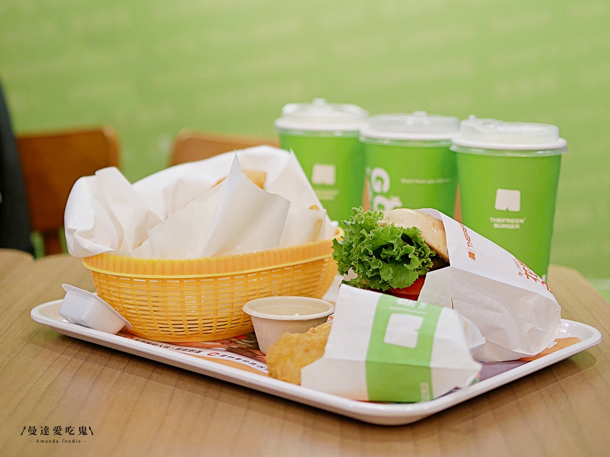 在地品牌、美式氛圍「樂檸漢堡苓雅五福門市」嘉義起家紅遍全台的人氣早午餐店,必點手打牛堡吃起來!苓雅區美食推薦|高雄漢堡推薦 - 第6張圖