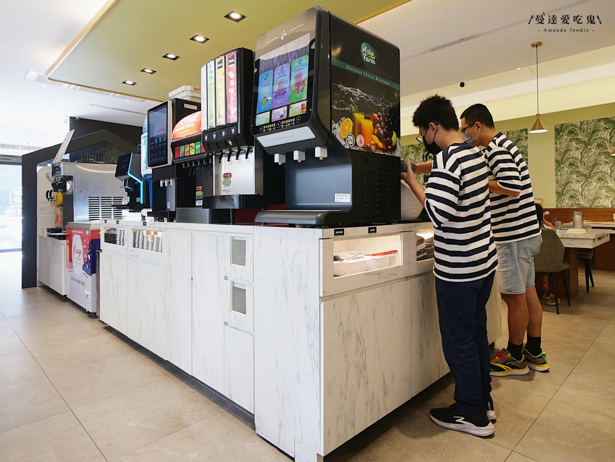 鳳山聚餐推薦|軟嫩和牛、澎湃海鮮鍋物一次滿足「伊根鍋屋文中店」自助吧蔬菜、飲料、冰品暢享!鳳山火鍋推薦|高雄美食推薦 - 第7張圖