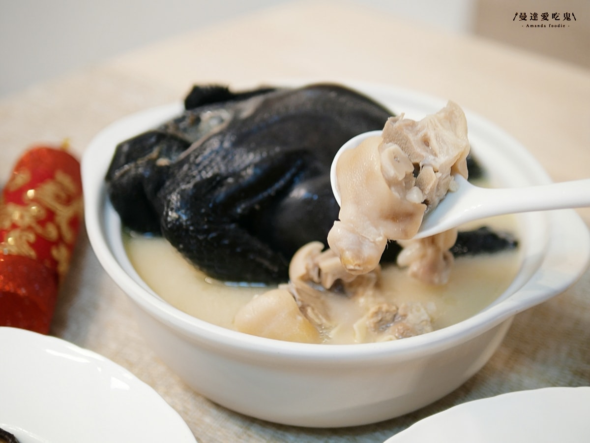 年菜宅配推薦|氛圍感滿滿的澎派年夜飯開箱「冊子年菜 藏冊珍饌7件組」經典佛跳牆、獅子頭、金元蹄一次品嚐!冷凍年菜推薦|冷凍宅配年菜 - 第10張圖 年菜宅配推薦|氛圍感滿滿的澎派年夜飯開箱「冊子年菜 藏冊珍饌7件組」經典佛跳牆、獅子頭、金元蹄一次品嚐!冷凍年菜推薦|冷凍宅配年菜