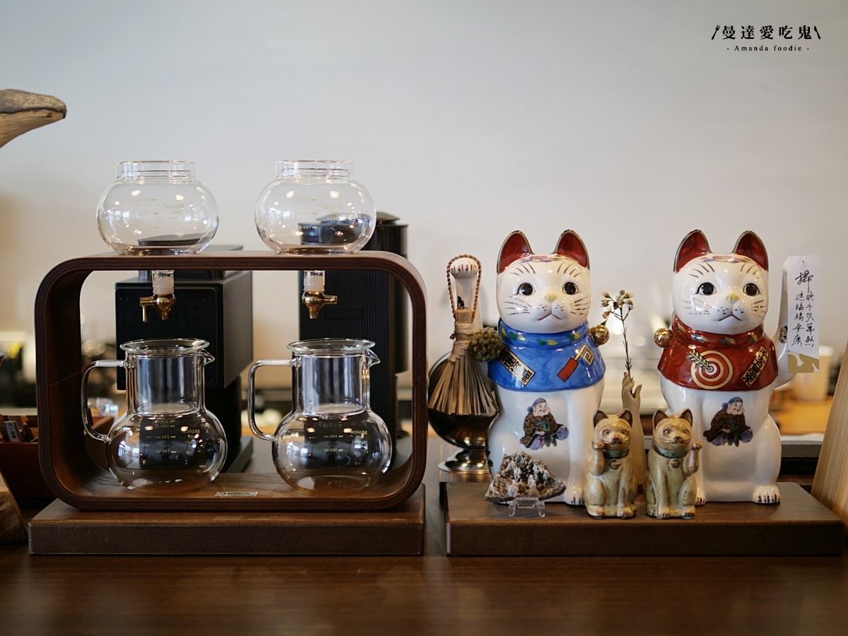 隱藏在巷弄裡的靜謐角落「清泉咖啡」坐在窗邊細細感受老派咖啡廳的復古魅力！鹿港咖啡廳推薦｜彰化咖啡廳推薦