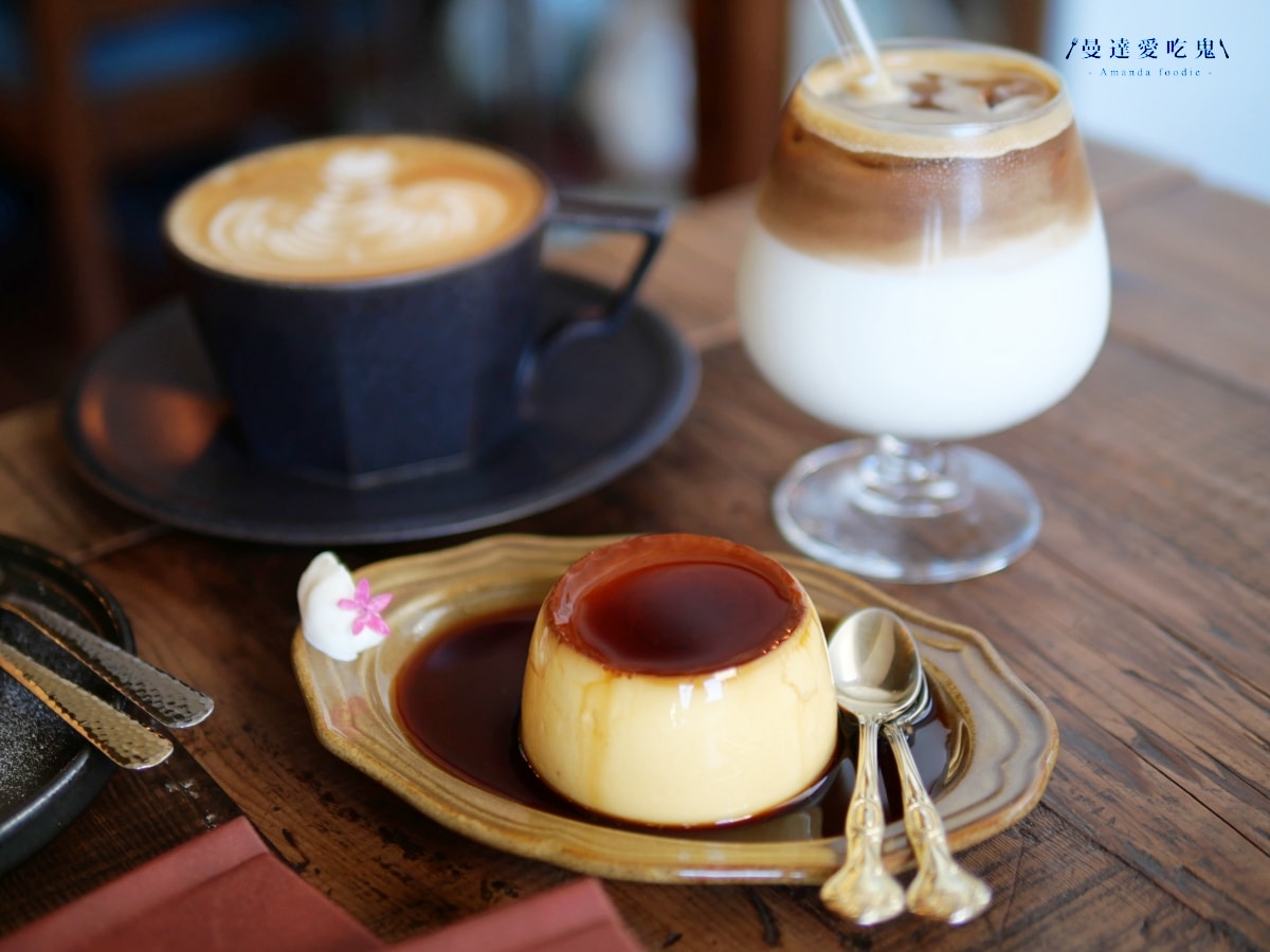 隱藏在巷弄裡的靜謐角落「清泉咖啡」坐在窗邊細細感受老派咖啡廳的復古魅力！鹿港咖啡廳推薦｜彰化咖啡廳推薦