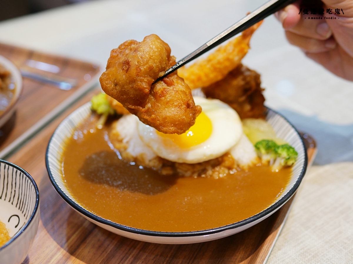 免費加飯、加醬、加湯的暖心系日式咖哩小店「白梗咖哩」金黃厚切炸豬排超涮嘴,還有萌萌店狗相伴的療癒用餐時光!嘉義大學美食|嘉義聚餐推薦 - 第14張圖 免費加飯、加醬、加湯的暖心系日式咖哩小店「白梗咖哩」金黃厚切炸豬排超涮嘴,還有萌萌店狗相伴的療癒用餐時光!嘉義大學美食|嘉義聚餐推薦