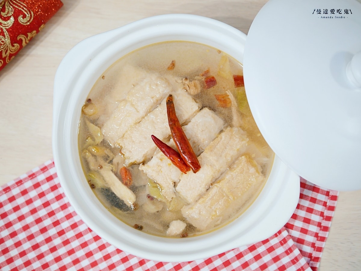 蔬味平生 x 林聖智主廚聯名宅配素食年菜「2026 金馬奔騰富貴組」開箱分享，在家輕鬆覆熱享用澎湃蔬食年菜！素食料理包推薦｜2026素食年菜推薦