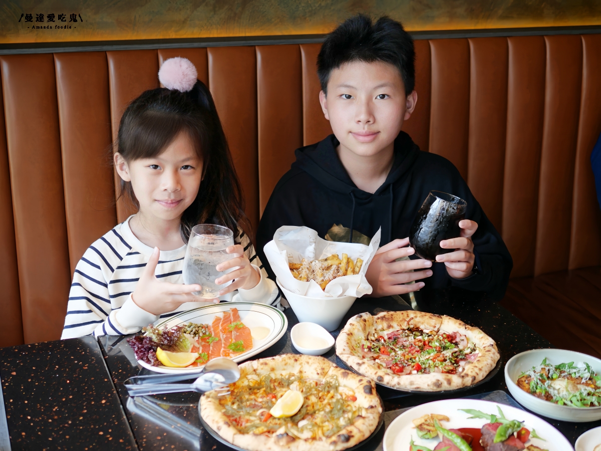 豹紋餅皮太迷人！從48小時發酵麵團到90秒窯烤「LA ONE Pizza」前菜到和牛都精彩的高質感料理！高雄美術館美食｜左營美食推薦