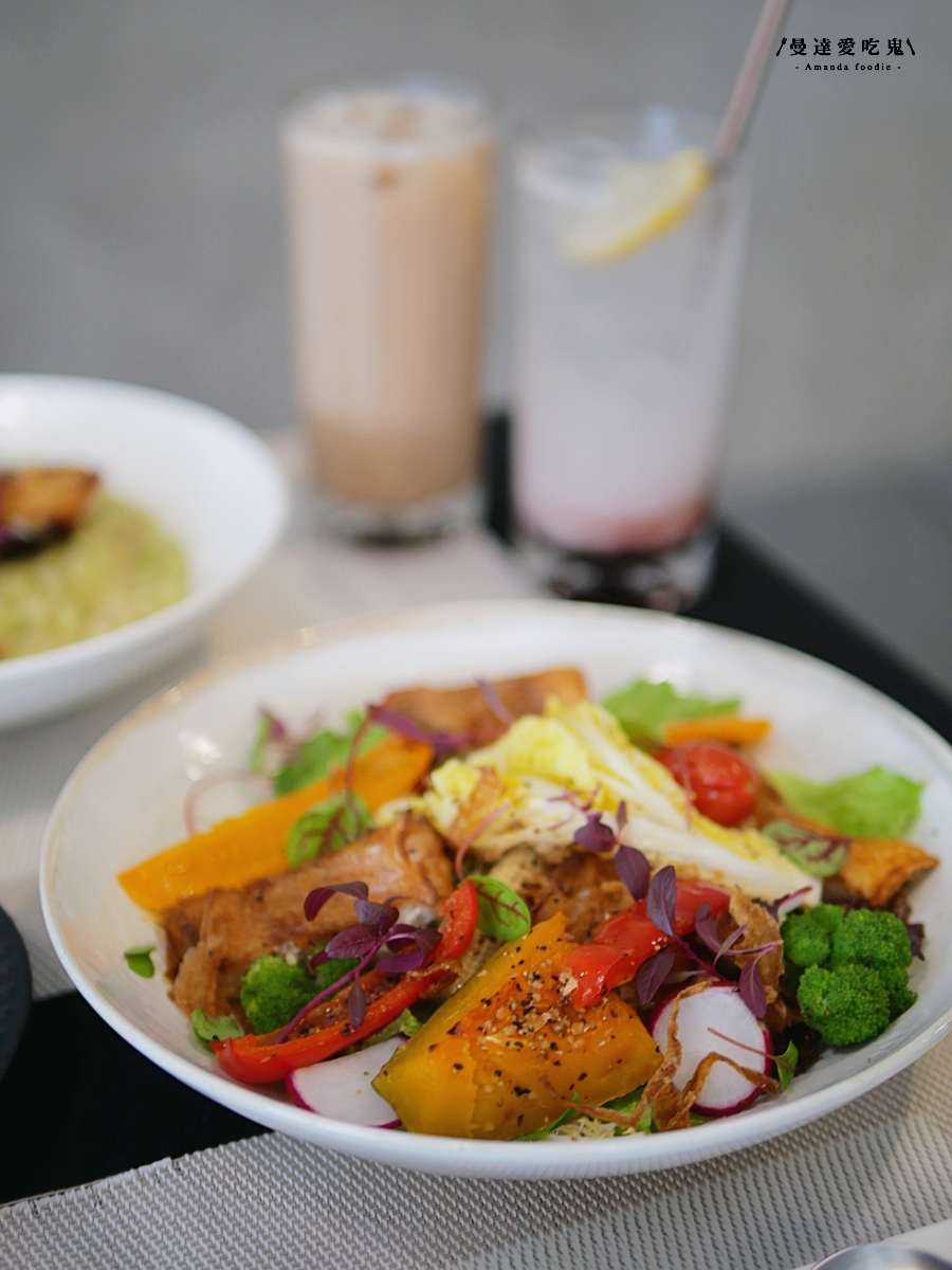 用最剛好的調味品嚐主廚對食材的溫柔堅持「GoodDay Kitchen」隱藏在台南東區巷弄裡的小驚喜!台南美食推薦|台南聚餐推薦 - 第18張圖 用最剛好的調味品嚐主廚對食材的溫柔堅持「GoodDay Kitchen」隱藏在台南東區巷弄裡的小驚喜!台南美食推薦|台南聚餐推薦