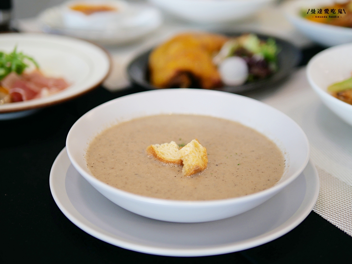 用最剛好的調味品嚐主廚對食材的溫柔堅持「GoodDay Kitchen」隱藏在台南東區巷弄裡的小驚喜!台南美食推薦|台南聚餐推薦 - 第15張圖 用最剛好的調味品嚐主廚對食材的溫柔堅持「GoodDay Kitchen」隱藏在台南東區巷弄裡的小驚喜!台南美食推薦|台南聚餐推薦