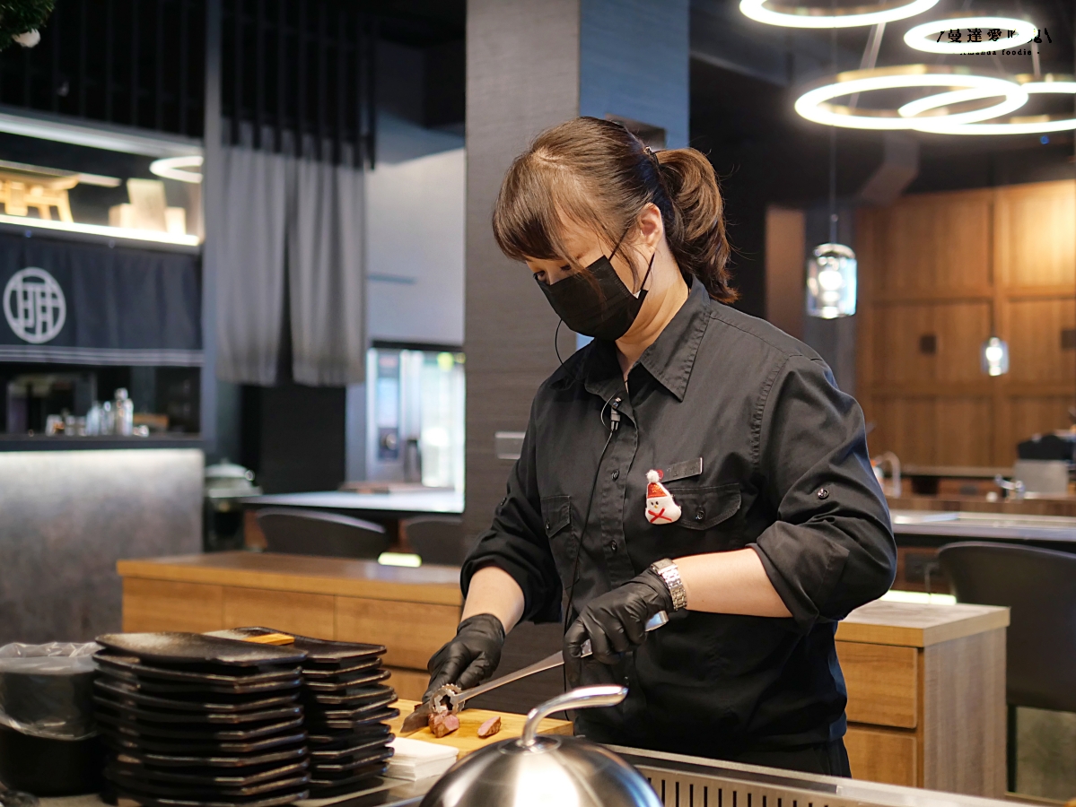 每一口都值得被好好款待,專人桌邊代烤的細節美學「明燒肉 文自旗艦店」主打熟成肉品和活體海鮮的高質感左營燒肉!左營美食推薦|高雄燒肉推薦 - 第11張圖 每一口都值得被好好款待,專人桌邊代烤的細節美學「明燒肉 文自旗艦店」主打熟成肉品和活體海鮮的高質感左營燒肉!左營美食推薦|高雄燒肉推薦