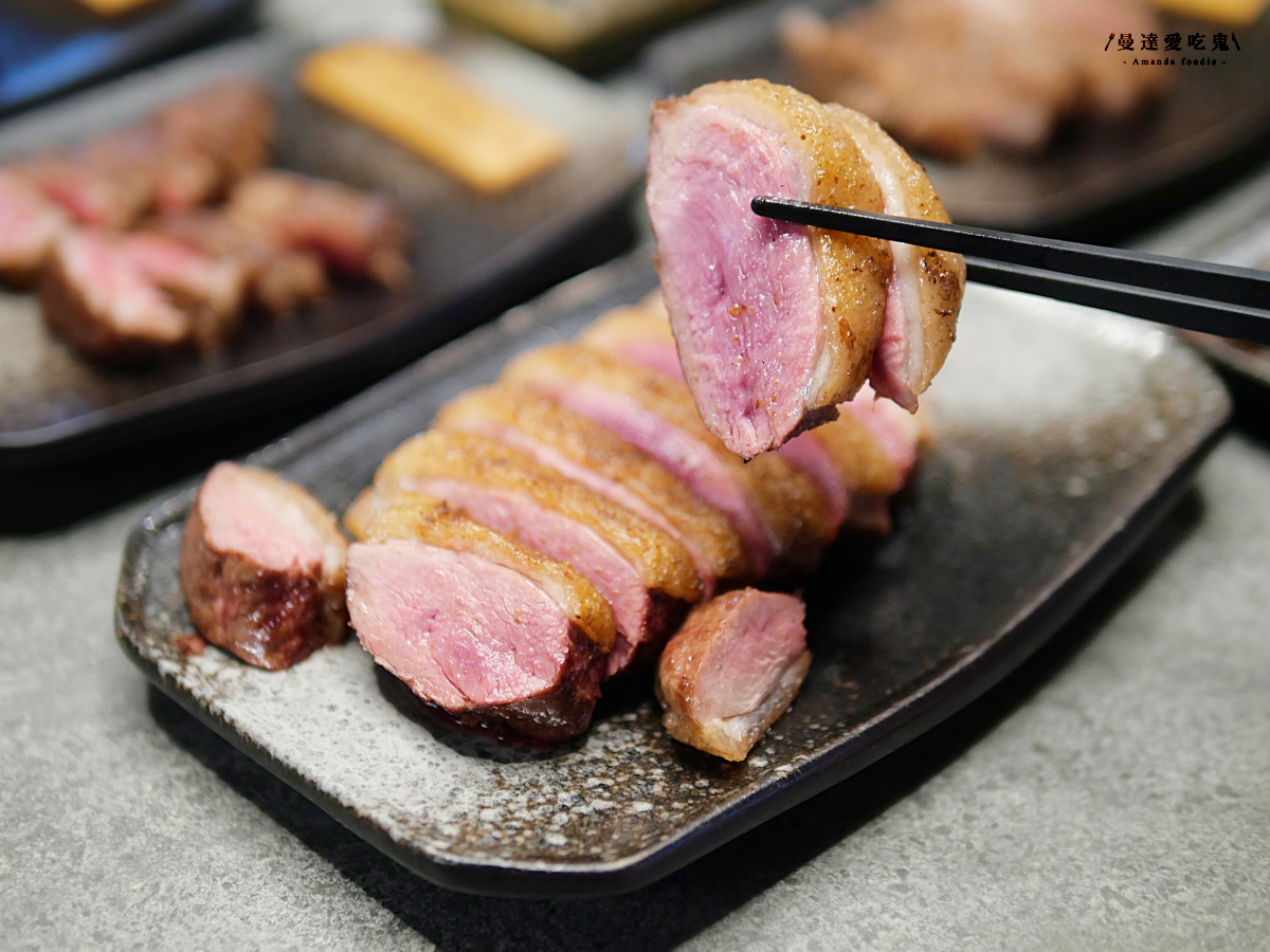 每一口都值得被好好款待,專人桌邊代烤的細節美學「明燒肉 文自旗艦店」主打熟成肉品和活體海鮮的高質感左營燒肉!左營美食推薦|高雄燒肉推薦 - 第47張圖 每一口都值得被好好款待,專人桌邊代烤的細節美學「明燒肉 文自旗艦店」主打熟成肉品和活體海鮮的高質感左營燒肉!左營美食推薦|高雄燒肉推薦