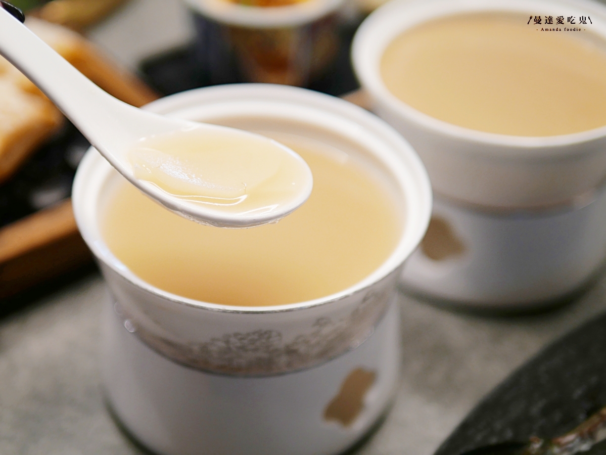 每一口都值得被好好款待,專人桌邊代烤的細節美學「明燒肉 文自旗艦店」主打熟成肉品和活體海鮮的高質感左營燒肉!左營美食推薦|高雄燒肉推薦 - 第31張圖 每一口都值得被好好款待,專人桌邊代烤的細節美學「明燒肉 文自旗艦店」主打熟成肉品和活體海鮮的高質感左營燒肉!左營美食推薦|高雄燒肉推薦