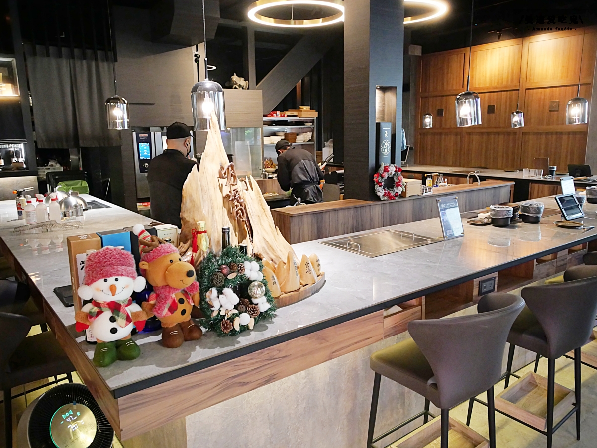 每一口都值得被好好款待,專人桌邊代烤的細節美學「明燒肉 文自旗艦店」主打熟成肉品和活體海鮮的高質感左營燒肉!左營美食推薦|高雄燒肉推薦 - 第4張圖 每一口都值得被好好款待,專人桌邊代烤的細節美學「明燒肉 文自旗艦店」主打熟成肉品和活體海鮮的高質感左營燒肉!左營美食推薦|高雄燒肉推薦