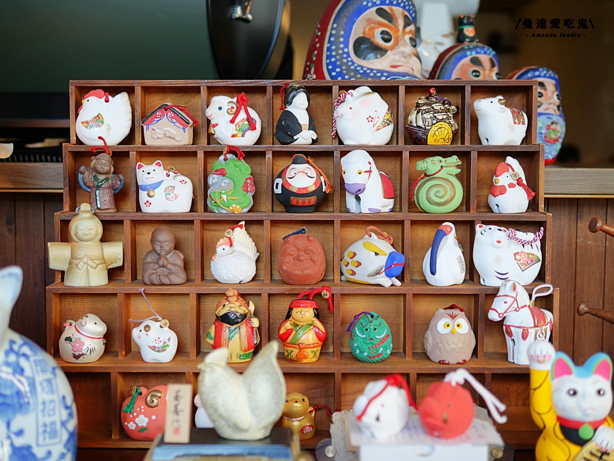 隱藏在巷弄裡的靜謐角落「清泉咖啡」坐在窗邊細細感受老派咖啡廳的復古魅力!鹿港咖啡廳推薦|彰化咖啡廳推薦 - 第11張圖