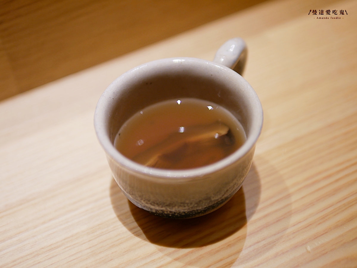 日料控必收！細細品味一場有節奏的高質感無菜單料理「塩露 Omakase」從清爽到濃厚的極致味覺饗宴！台南美食推薦｜台南約會推薦