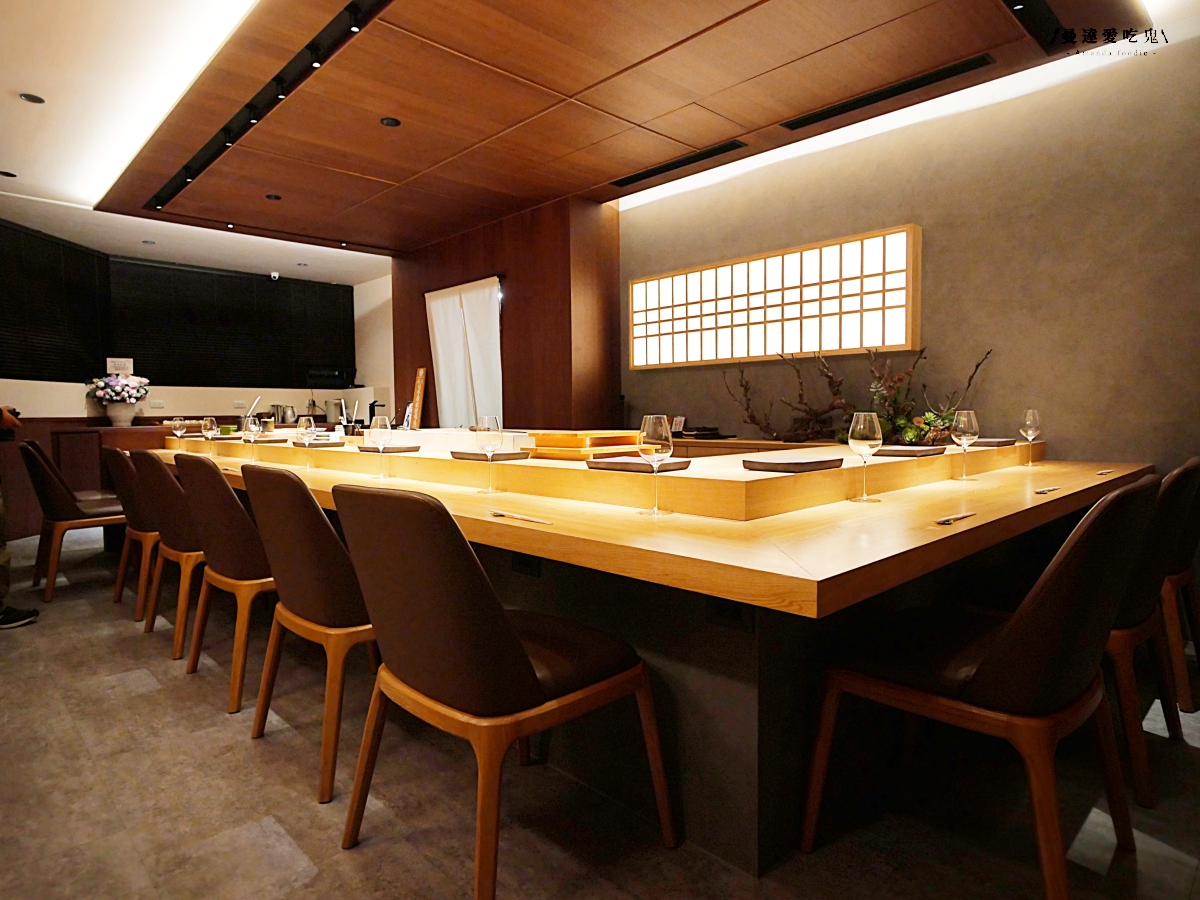 日料控必收！細細品味一場有節奏的高質感無菜單料理「塩露 Omakase」從清爽到濃厚的極致味覺饗宴！台南美食推薦｜台南約會推薦