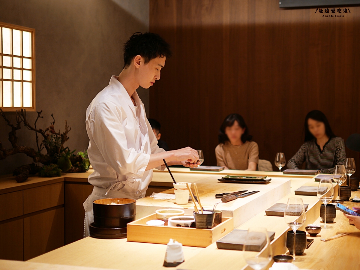 日料控必收！細細品味一場有節奏的高質感無菜單料理「塩露 Omakase」從清爽到濃厚的極致味覺饗宴！台南美食推薦｜台南約會推薦