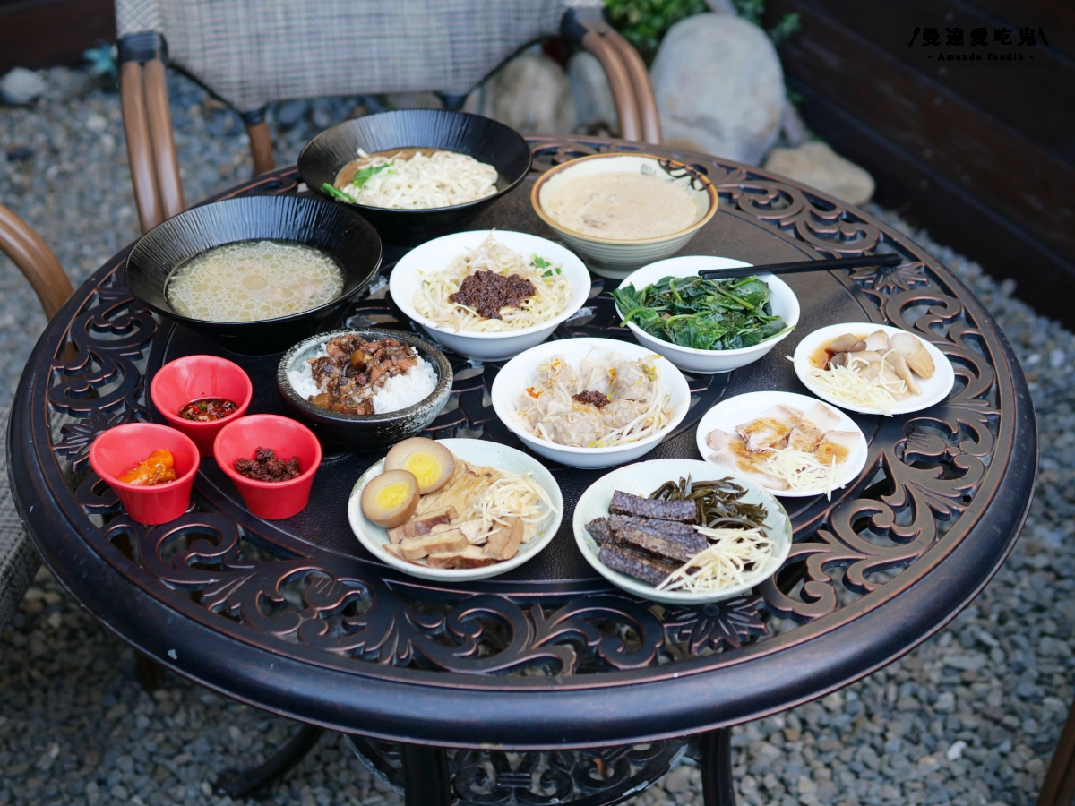 彰化美食|銅板價格享受豐富小吃「鹿港圓環頂麵食館」 美味意麵與$10平價滷味一次滿足!鹿港美食推薦|鹿港小吃推薦 - 第11張圖 彰化美食|銅板價格享受豐富小吃「鹿港圓環頂麵食館」 美味意麵與$10平價滷味一次滿足!鹿港美食推薦|鹿港小吃推薦