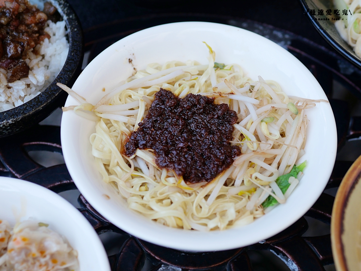 彰化美食|銅板價格享受豐富小吃「鹿港圓環頂麵食館」 美味意麵與$10平價滷味一次滿足!鹿港美食推薦|鹿港小吃推薦 - 第12張圖 彰化美食|銅板價格享受豐富小吃「鹿港圓環頂麵食館」 美味意麵與$10平價滷味一次滿足!鹿港美食推薦|鹿港小吃推薦