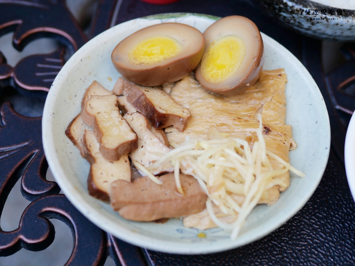 彰化美食|銅板價格享受豐富小吃「鹿港圓環頂麵食館」 美味意麵與$10平價滷味一次滿足!鹿港美食推薦|鹿港小吃推薦 - 第25張圖 彰化美食|銅板價格享受豐富小吃「鹿港圓環頂麵食館」 美味意麵與$10平價滷味一次滿足!鹿港美食推薦|鹿港小吃推薦