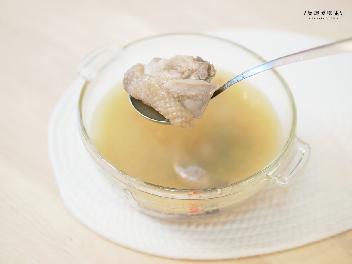 5款冷凍湯品開箱評比｜料好肉大塊的暖心濃郁雞湯，下班快速加熱就能輕鬆上桌 (享味生活、樂陶、興聯農科、永豐餘生技)！宅配美食推薦｜冷凍湯品推薦