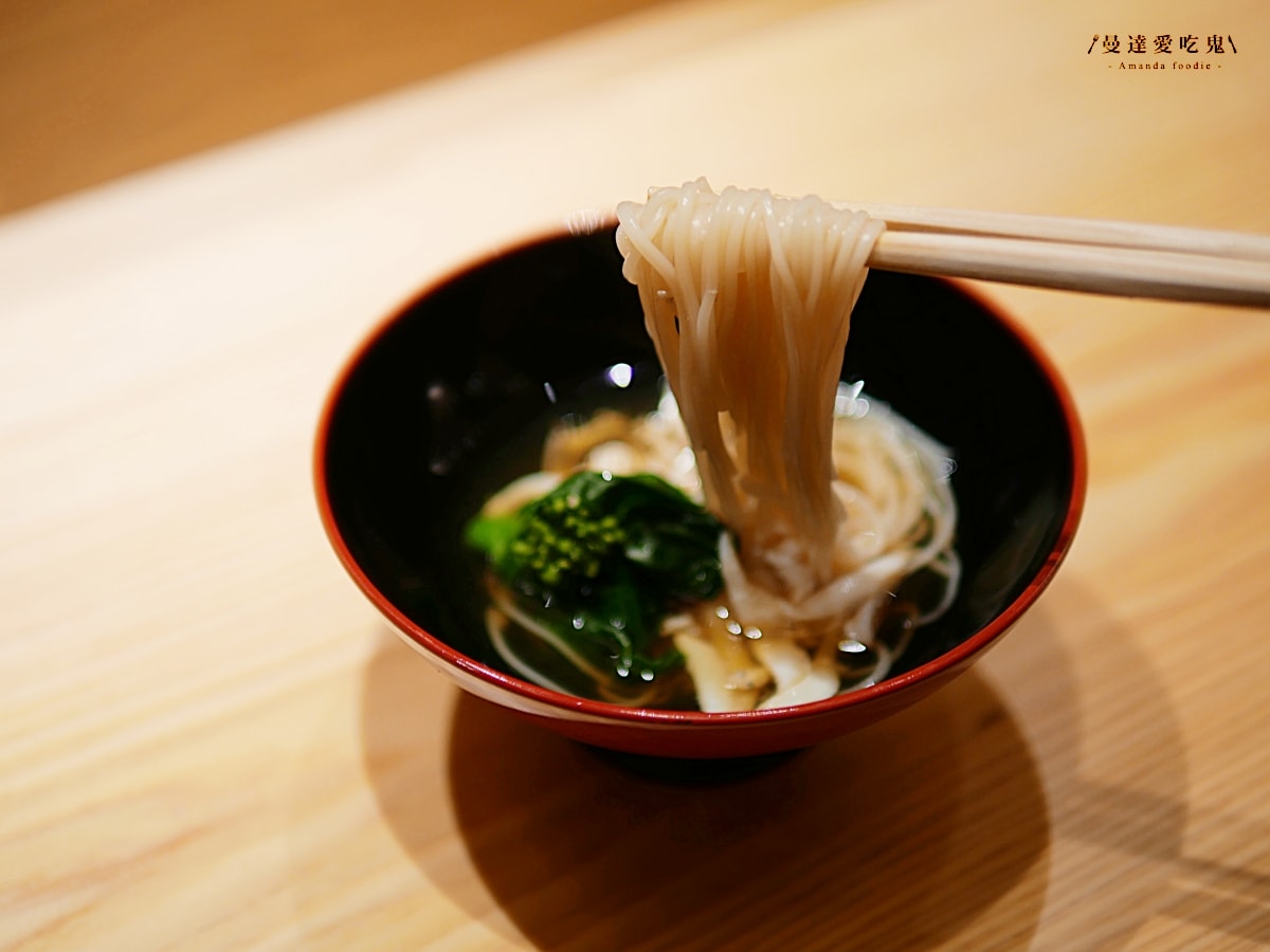 日料控必收！細細品味一場有節奏的高質感無菜單料理「塩露 Omakase」從清爽到濃厚的極致味覺饗宴！台南美食推薦｜台南約會推薦
