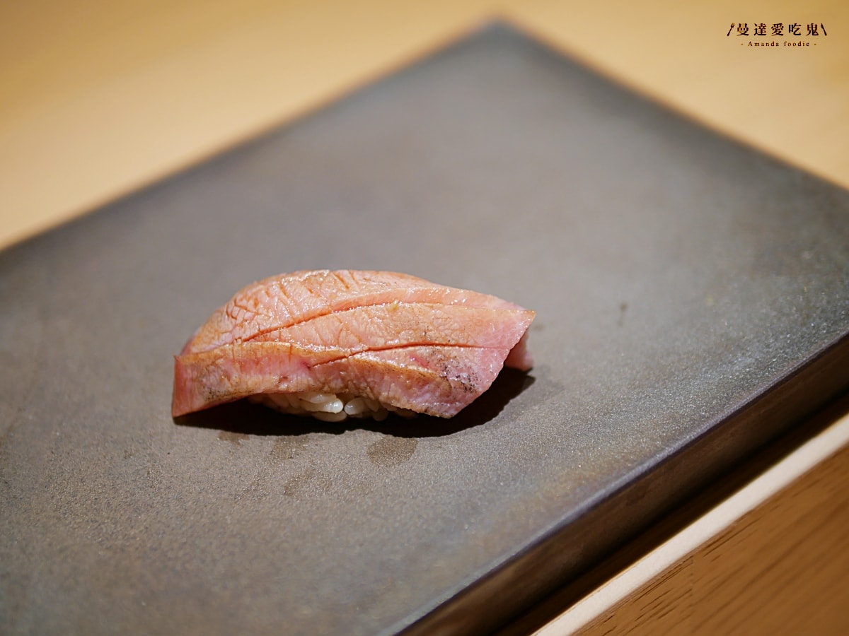 日料控必收！細細品味一場有節奏的高質感無菜單料理「塩露 Omakase」從清爽到濃厚的極致味覺饗宴！台南美食推薦｜台南約會推薦