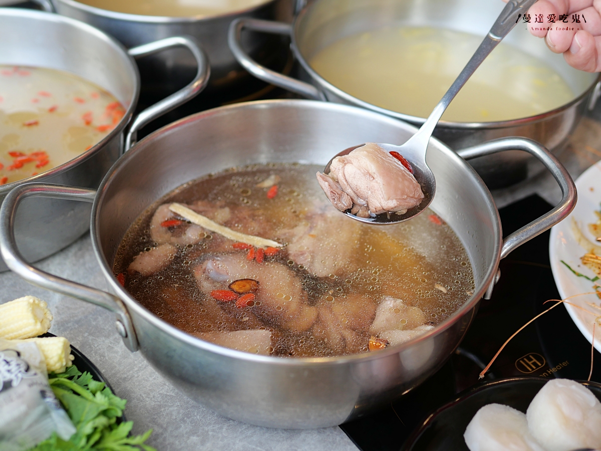 火鍋控注意！在鍋物吃到飽餐廳也能品嚐到銷魂烤鴨「覓 ‧ 鍋物」不收服務費還附設免費停車場超加分！沙鹿美食推薦｜台中美食推薦