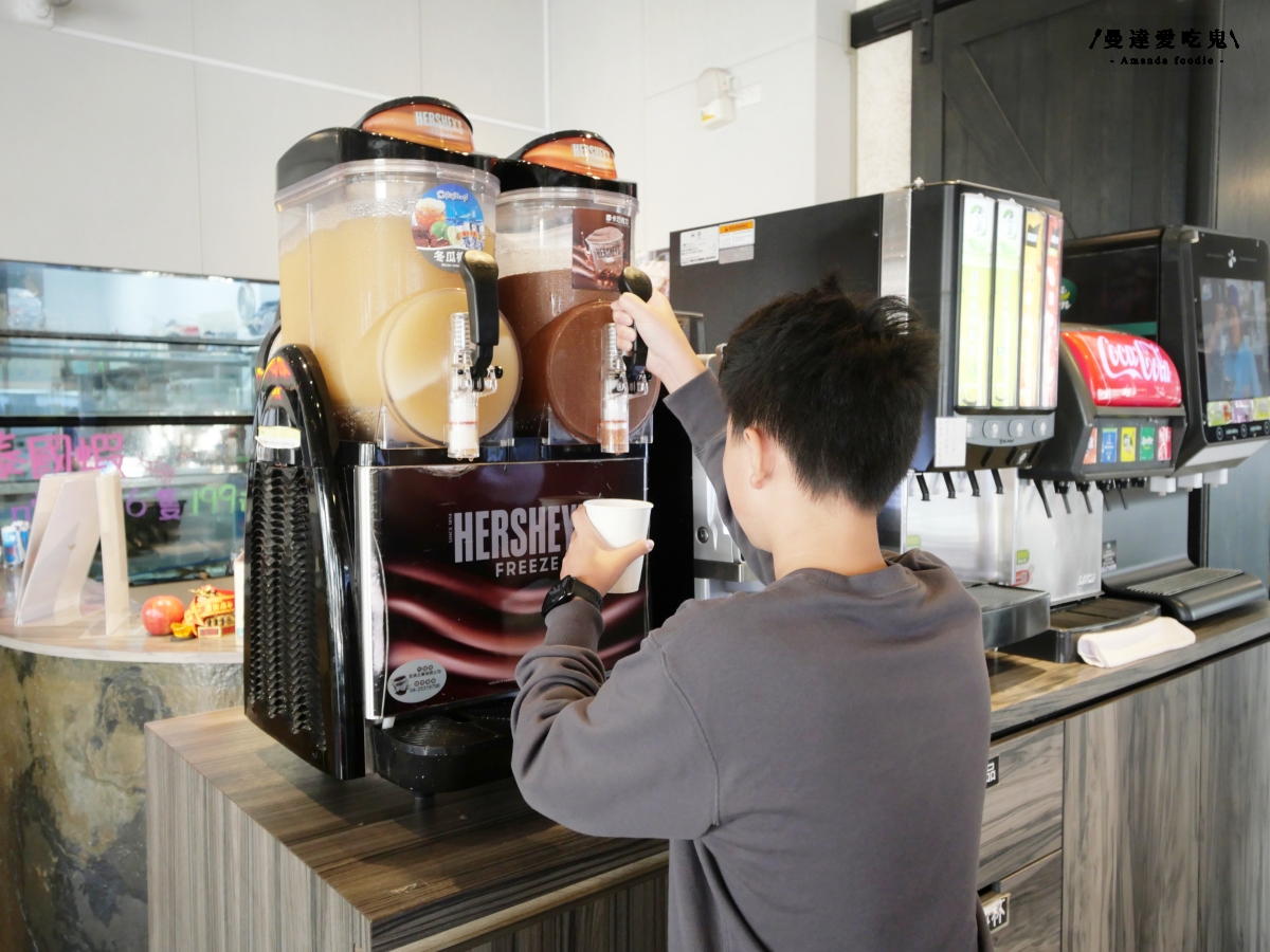 火鍋控注意！在鍋物吃到飽餐廳也能品嚐到銷魂烤鴨「覓 ‧ 鍋物」不收服務費還附設免費停車場超加分！沙鹿美食推薦｜台中美食推薦