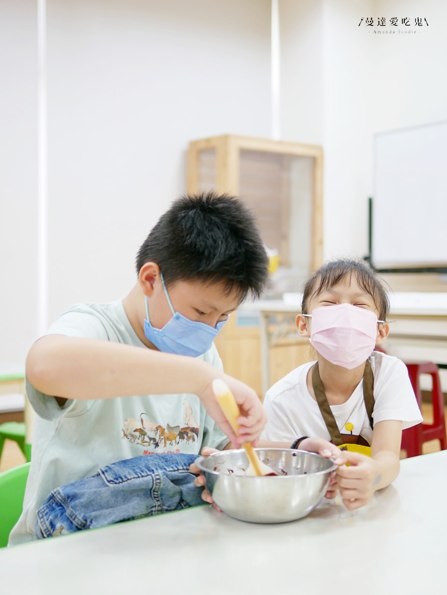台南親子活動｜樹谷生活科學館「樹谷恐龍童樂會－小小烘焙師」2小時滿滿行程，DIY蛋糕＋變身小恐龍一次滿足！