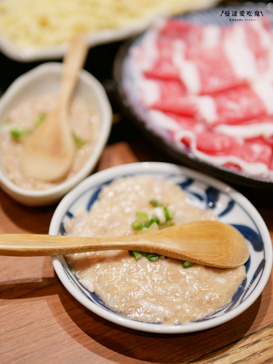 悠閒享受日式暖心滋味「黑毛屋新竹巨城店」日本經典四大鍋 涮涮鍋、壽喜燒、水炊鍋、摩滋鍋 風味一次滿足！新竹火鍋推薦｜新竹美食推薦