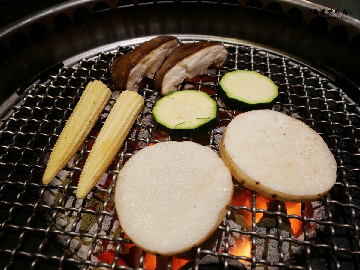 日本和牛盛和拼盤太滿足「老乾杯嘉義耐斯王子店」嘉義17樓高空景觀燒肉再訪！嘉義燒肉推薦｜嘉義美食推薦