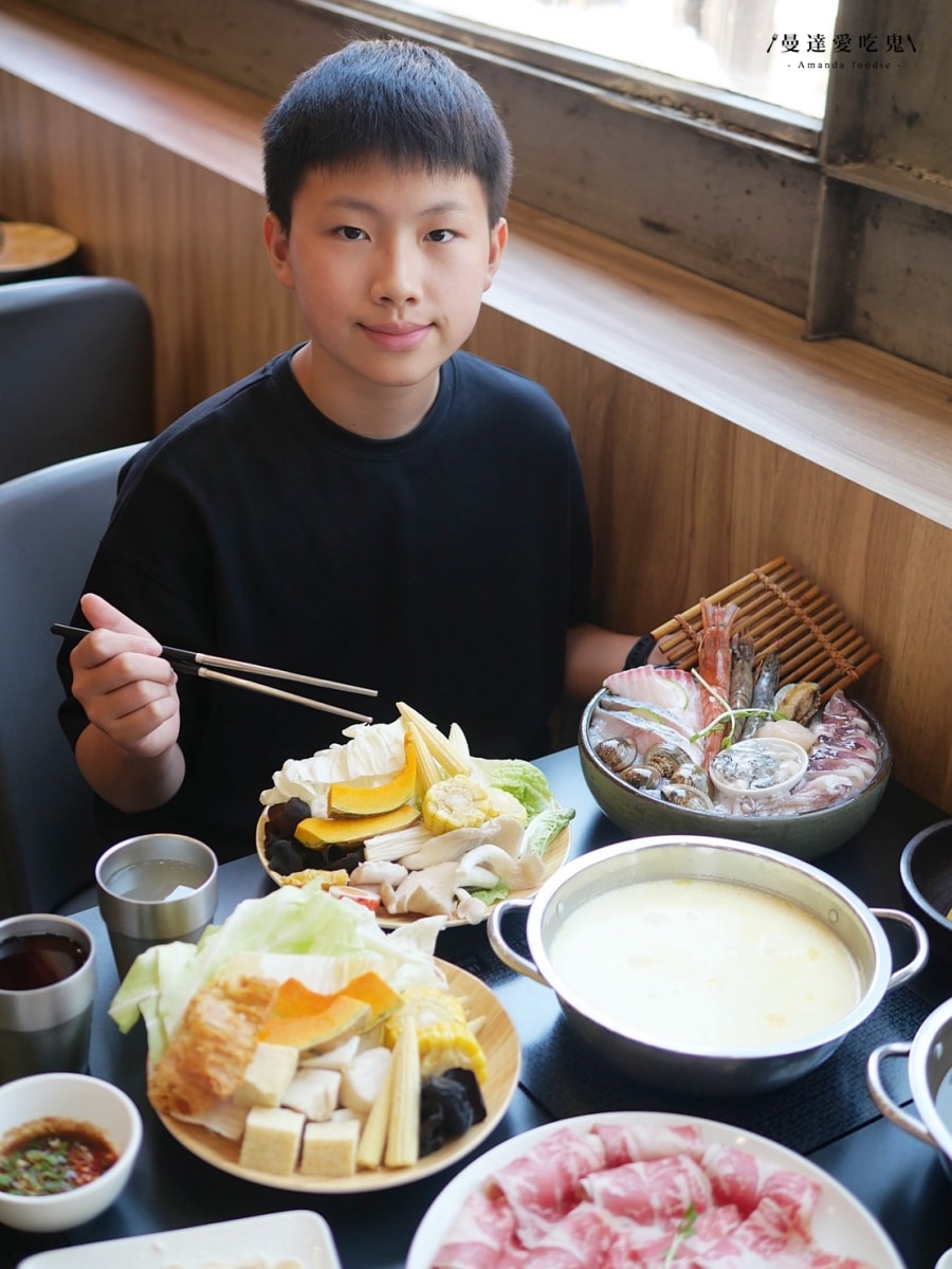 DIY麵條機趣味滿點「荖子鍋Plus新竹大全聯忠孝店」給整罐鮮乳的牛奶鍋一定要點！新竹美食推薦｜新竹聚餐推薦